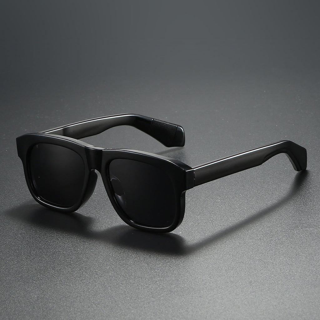 Stylish Retro-Inspired Sunglasses Black
