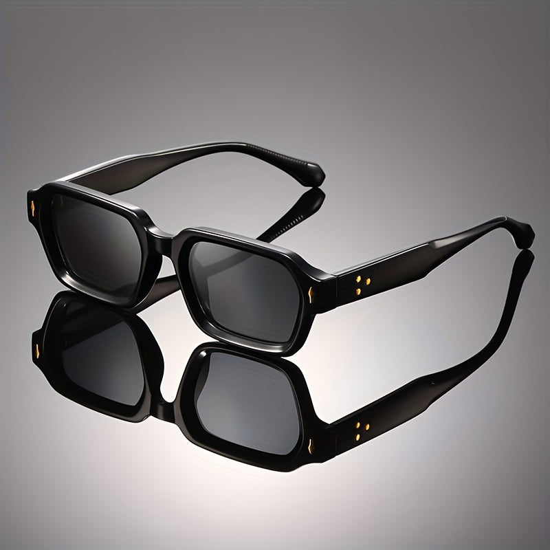 Classic Sunglasses for Timeless Style Black