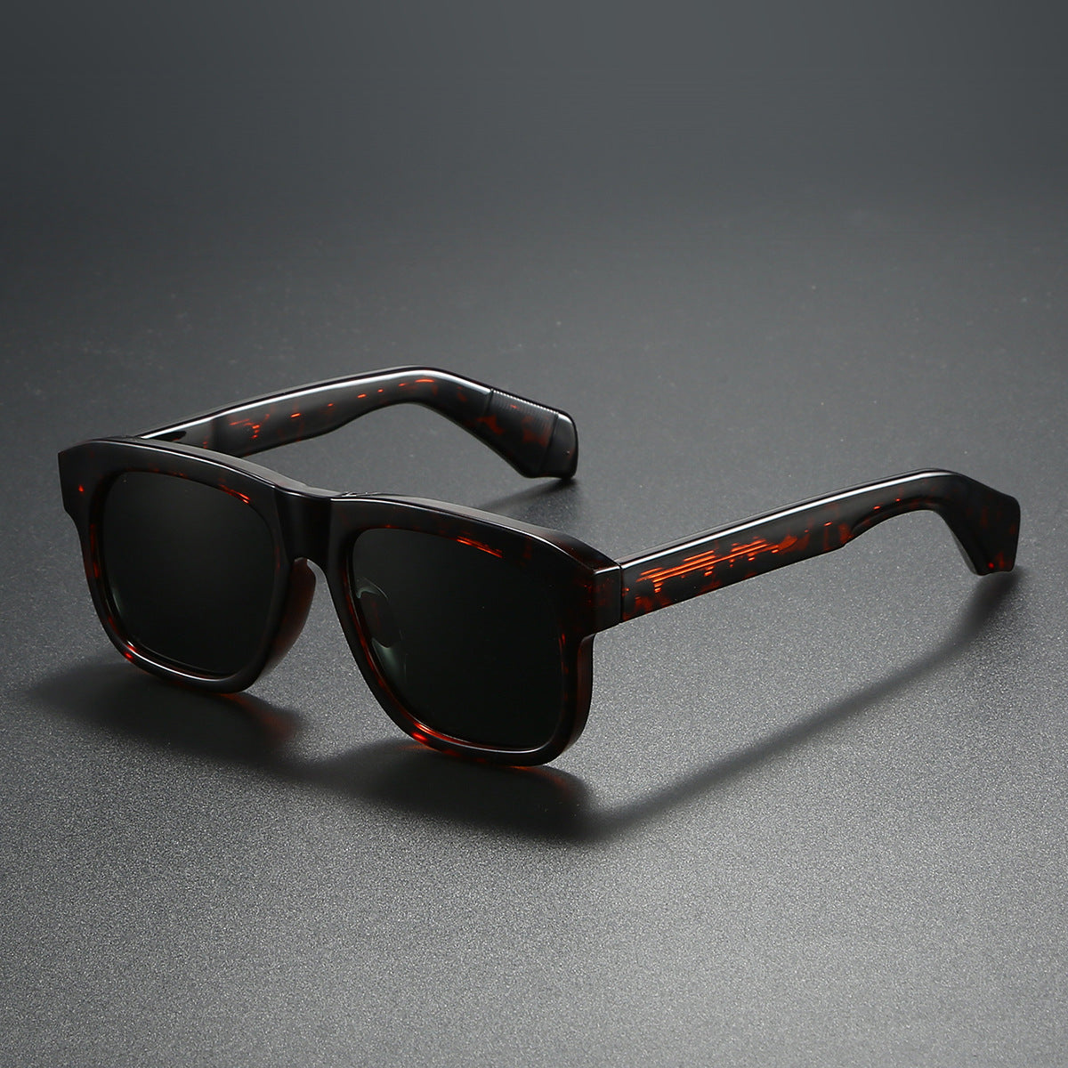 Stylish Retro-Inspired Sunglasses Tortoise Shell