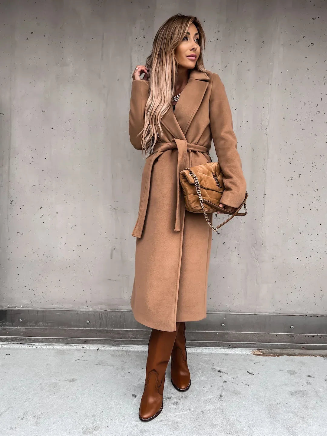 Women's Elegant Wool Coat – Timeless Style and Warmth Beige