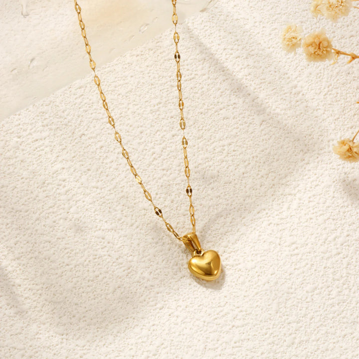 Elegant Heart-Shaped Pendant Necklace-MODAUTLET