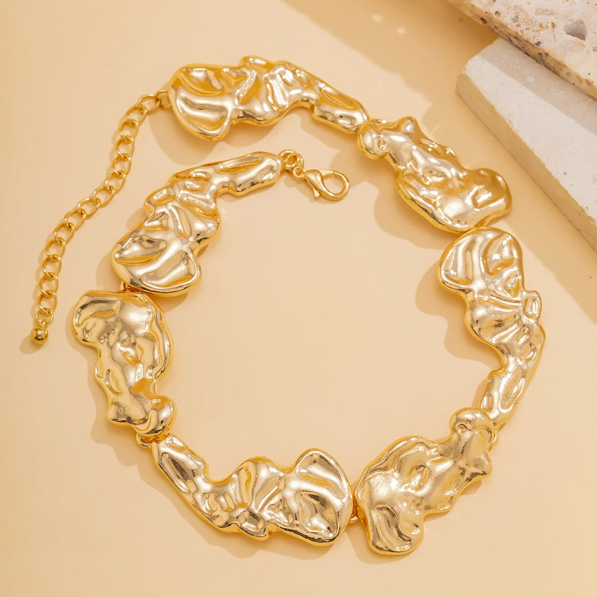 Elegant Collar Necklace for Chic Style