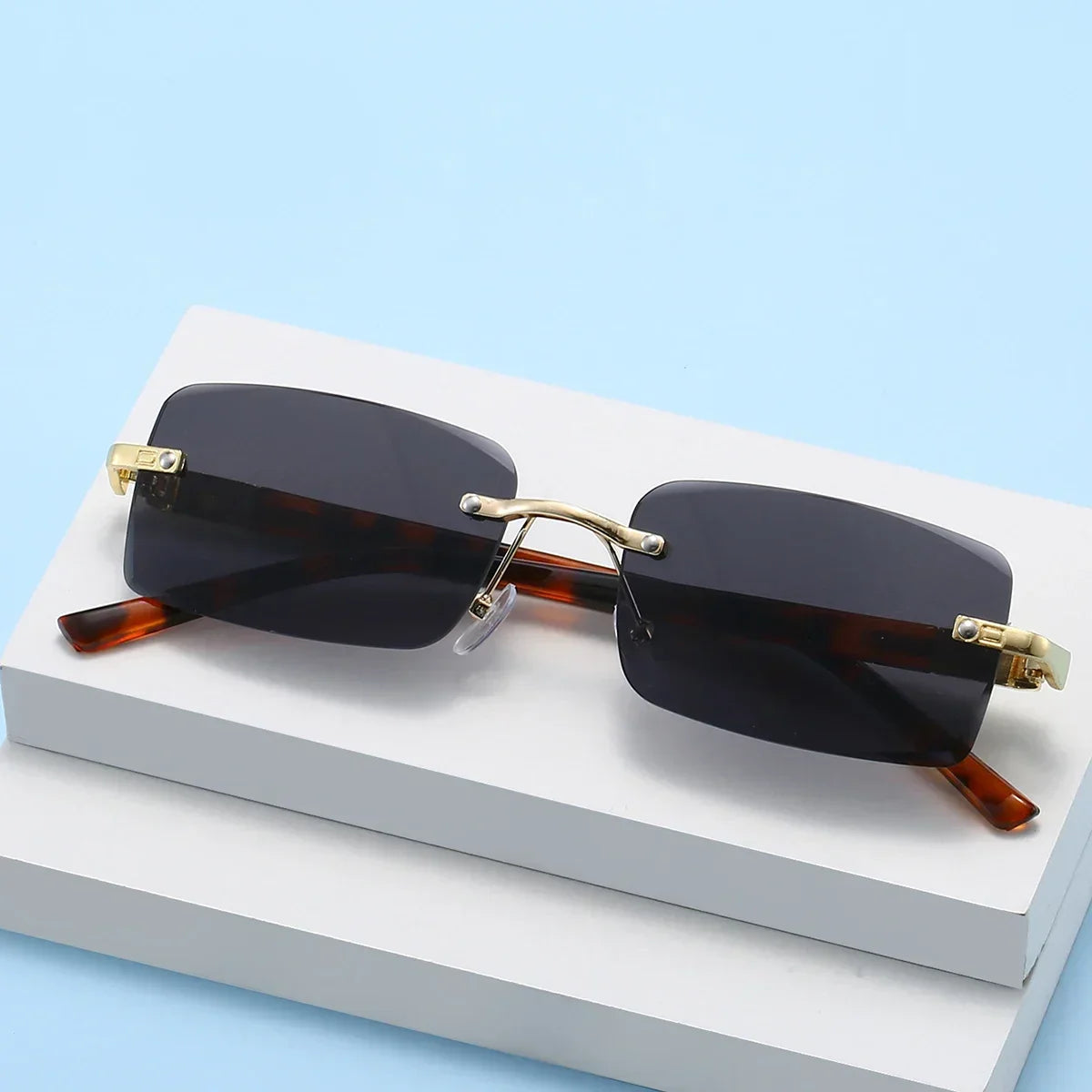 Retro-Inspired Vintage Sunglasses