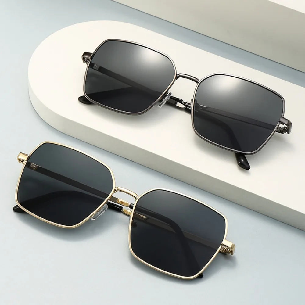 Classic Aviator Sunglasses for Timeless Style
