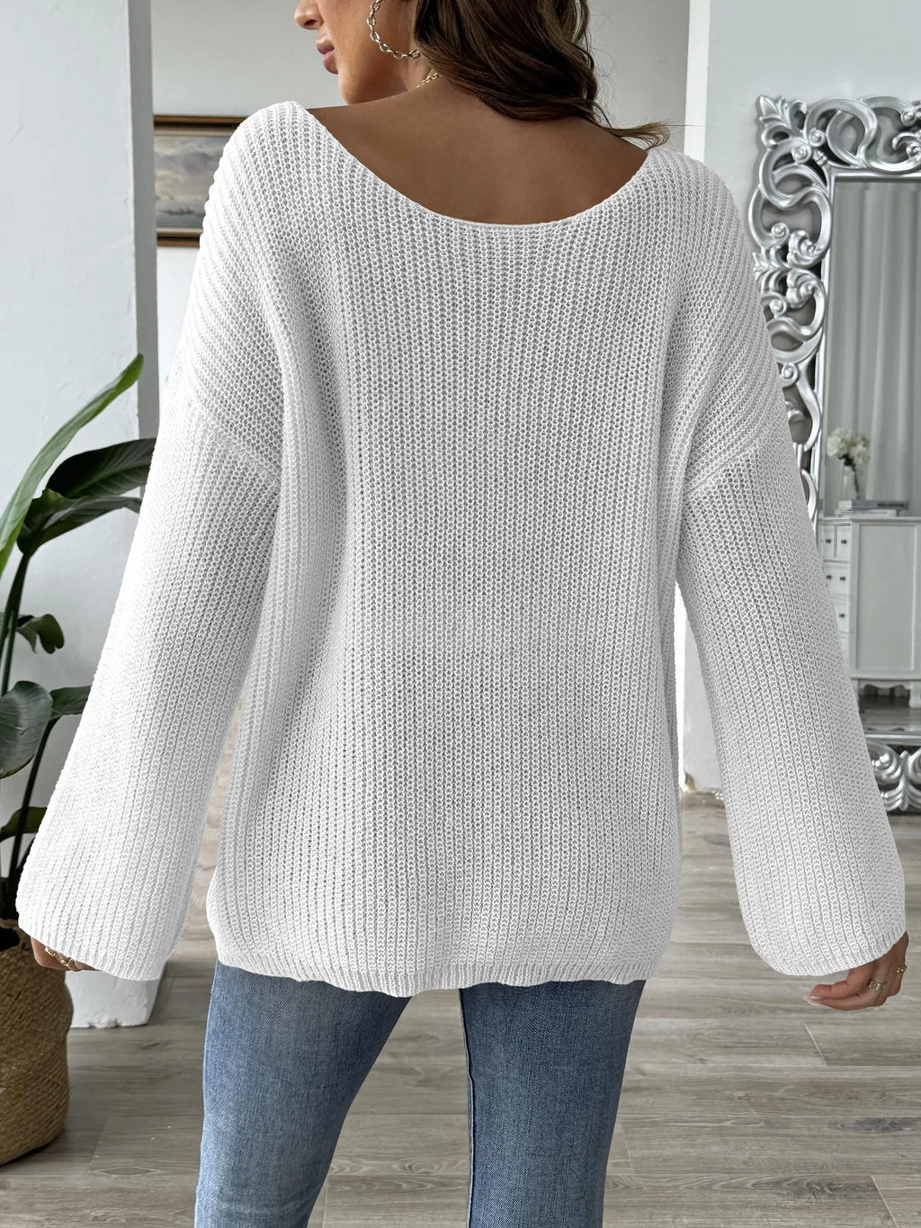 Women's Elegant Chiaia Sweater - Chic and Stylish Knitwear White