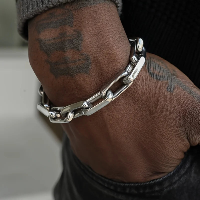 Stylish Chainlink Bracelet for Everyday Wear