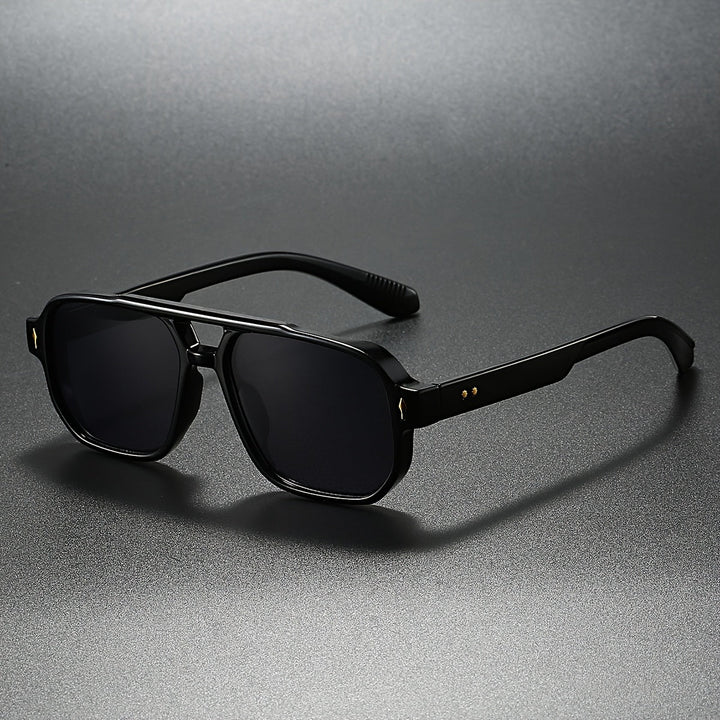 Stylish Oversized Sunglasses for Ultimate UV Protection Black