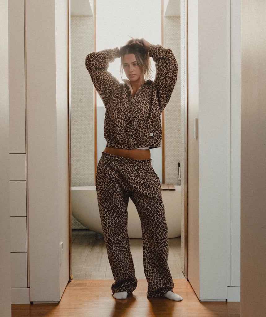 Leopard Print Unisex Hoodie Cozy Streetwear For Men Women