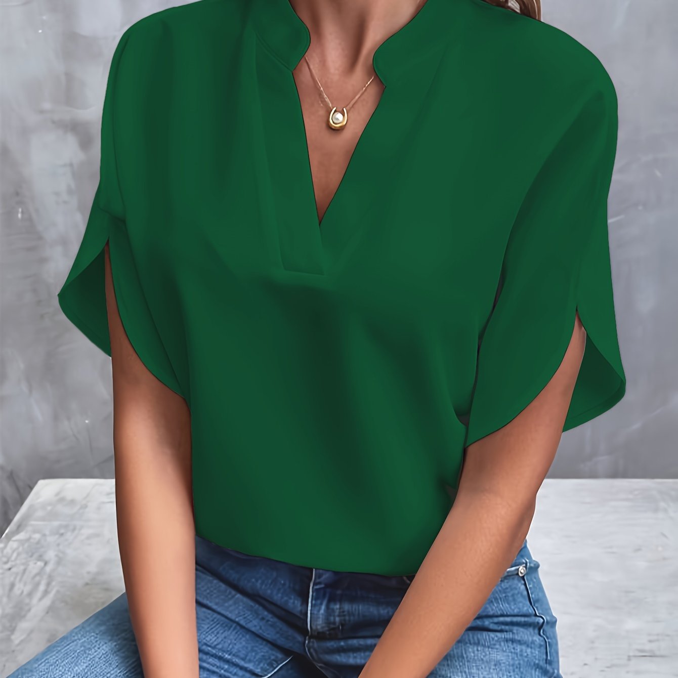 Womens's Elegant V-Cut Top Green