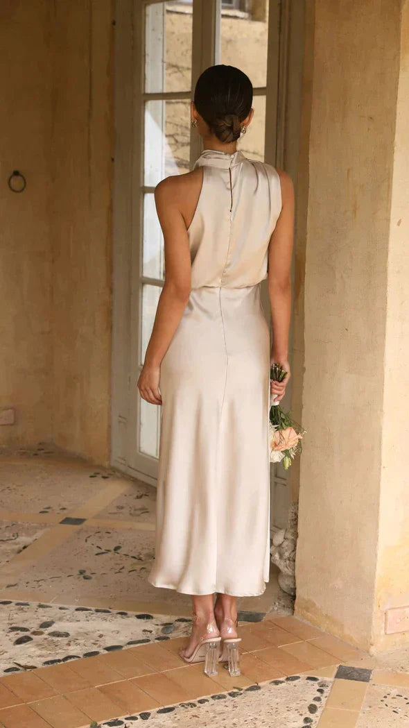 Eloise | Kvinders elegante halterneck midi-kjole med draperet halsudskæring