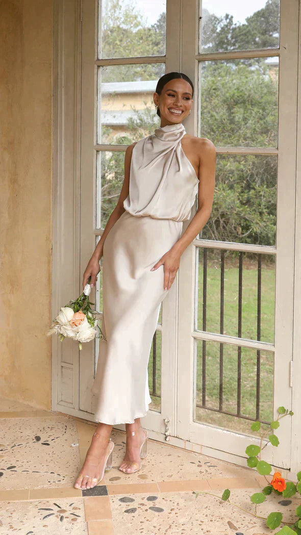 Eloise | Kvinders elegante halterneck midi-kjole med draperet halsudskæring