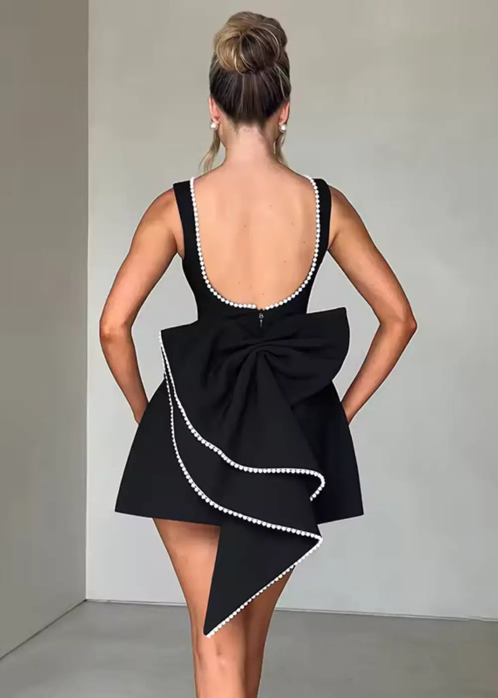 Women's Elegant Pearl Embellished Mini Dress – Chic & Sophisticated Style Black