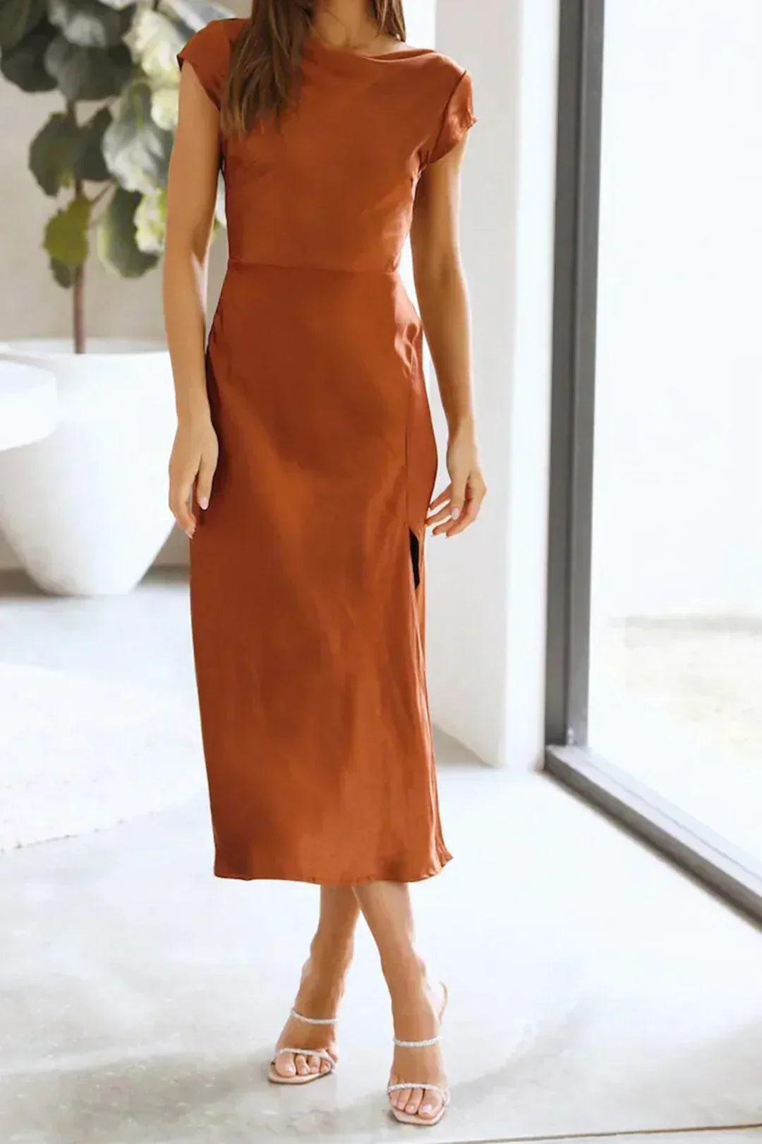 Sophie | Vestido Midi Minimalista para Mujer sin Tirantes
