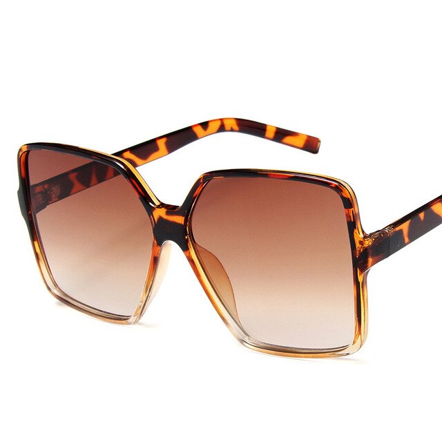 Trendy Women's Sunglasses – Stylish UV Protection Light Leopard