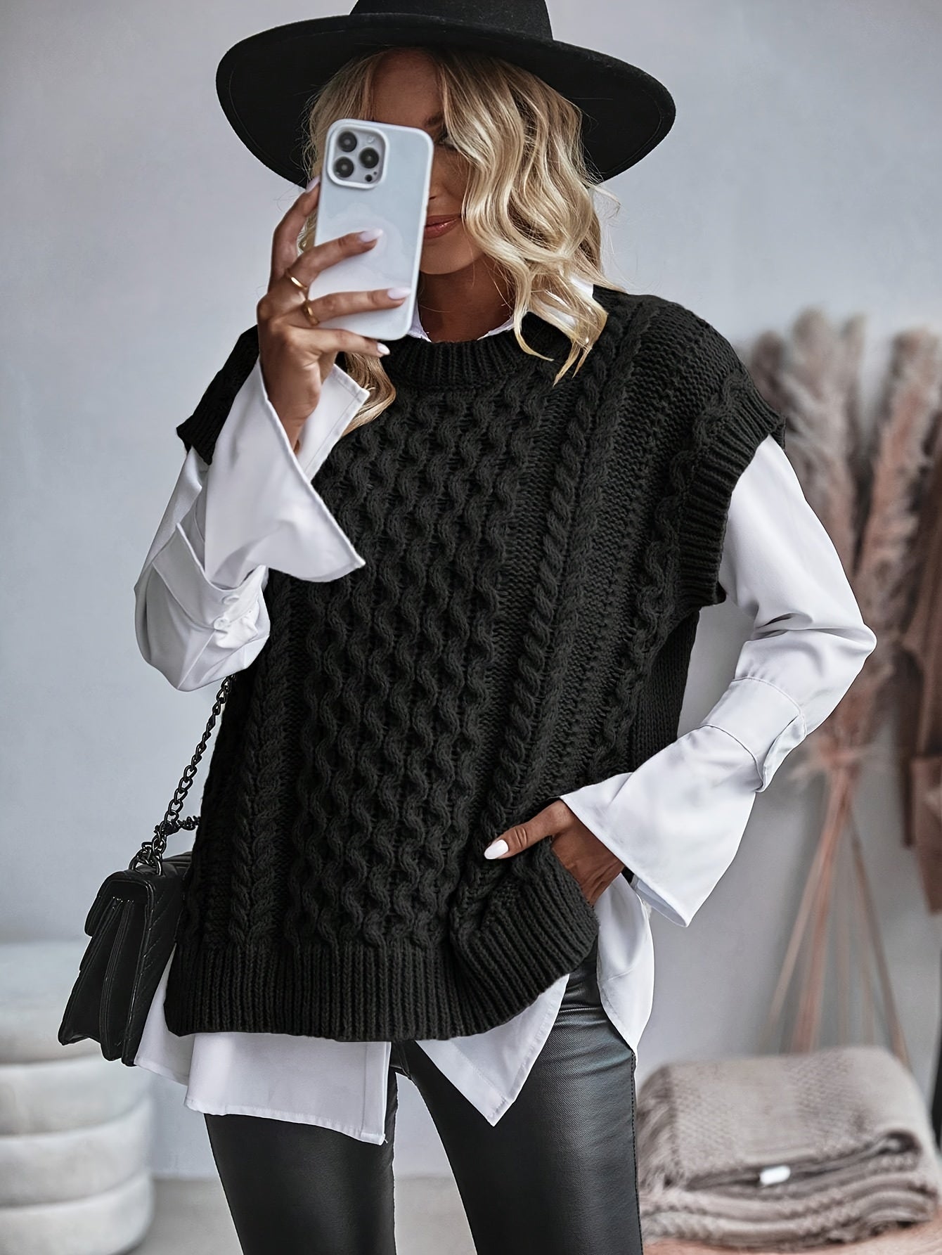 Cozy Knitted Sleeveless Vest – Soft Women’s Knitwear Layering Sweater Vest Black