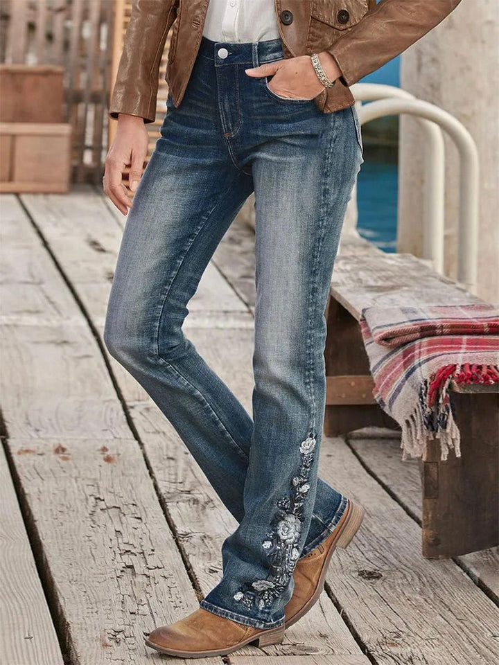 Damejeans med blomsterbroderi, håndbroderet, mellemhøj talje og bootcut