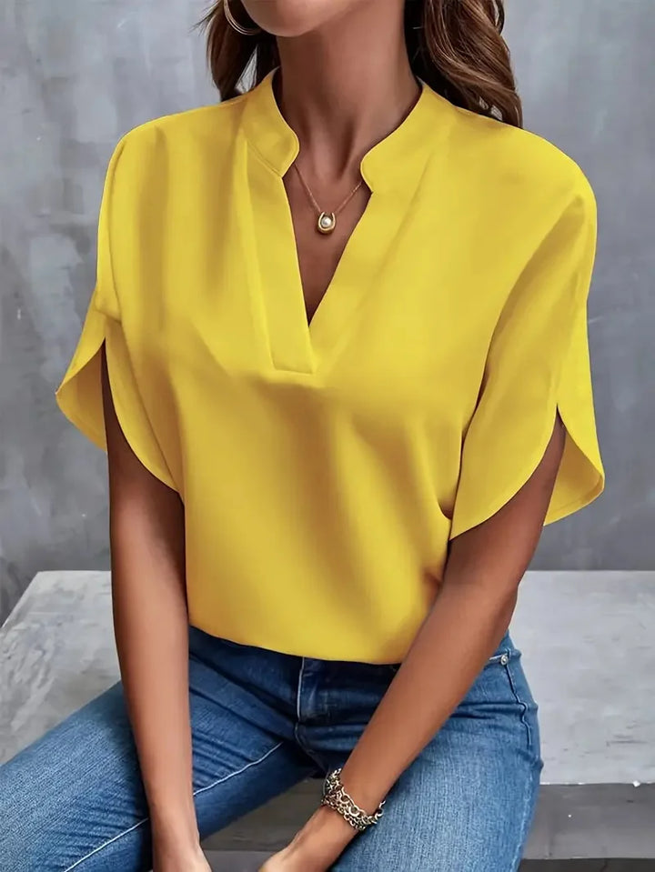 Margot | Blusa Feminina Descontraída com Decote em V e Mangas Curtas
