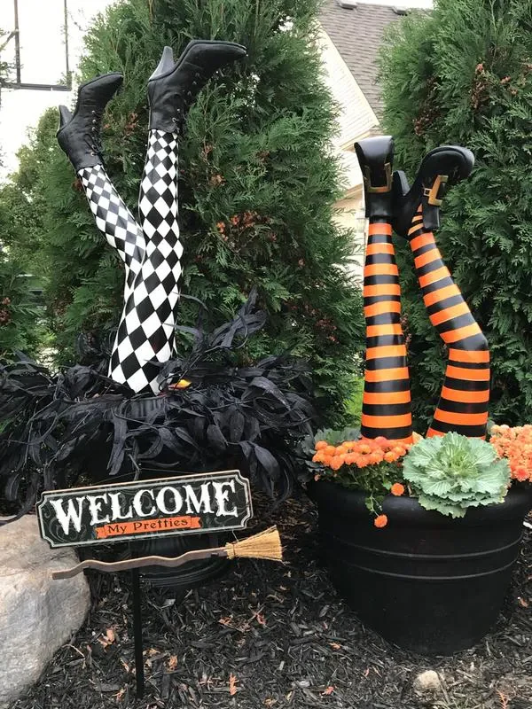 Estacas de Jardim com Pernas de Bruxa, com Design às Riscas e Botas Douradas, Conjunto de 2