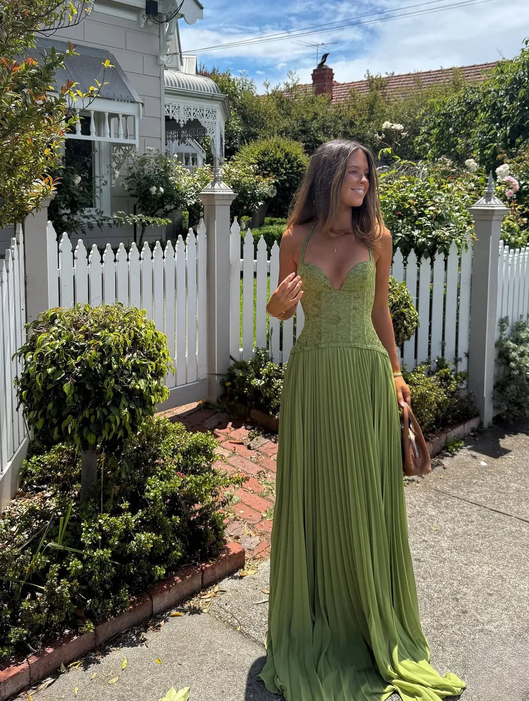 Bella | Vestido maxi plisado con corsé para mujer, ideal para invitadas de boda