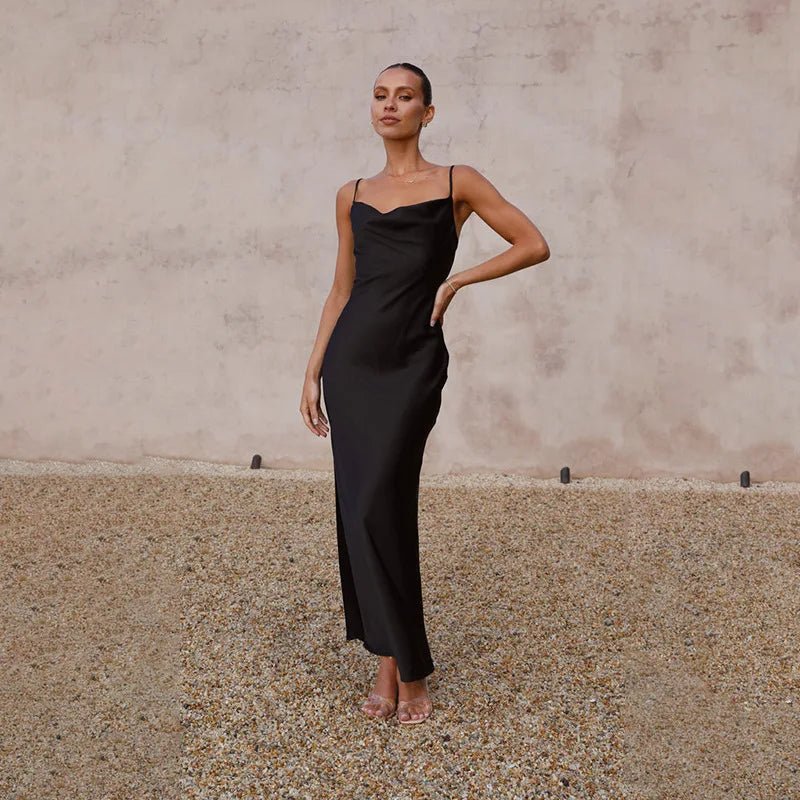 Grace | Kvinders rygfri satin maxi-kjole med høj slids design