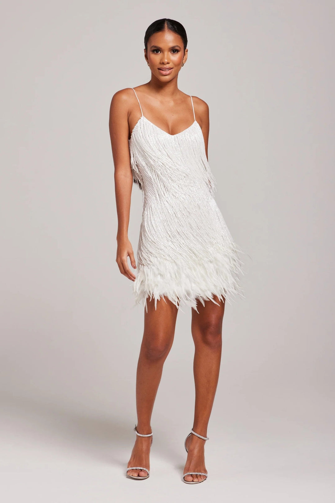 Emily | Vestido corto de cóctel con flecos y plumas para mujer