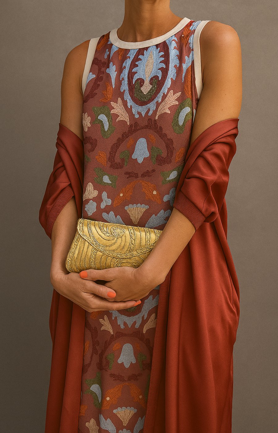 Lily | Completo da donna con abito lungo senza maniche ricamato a fiori