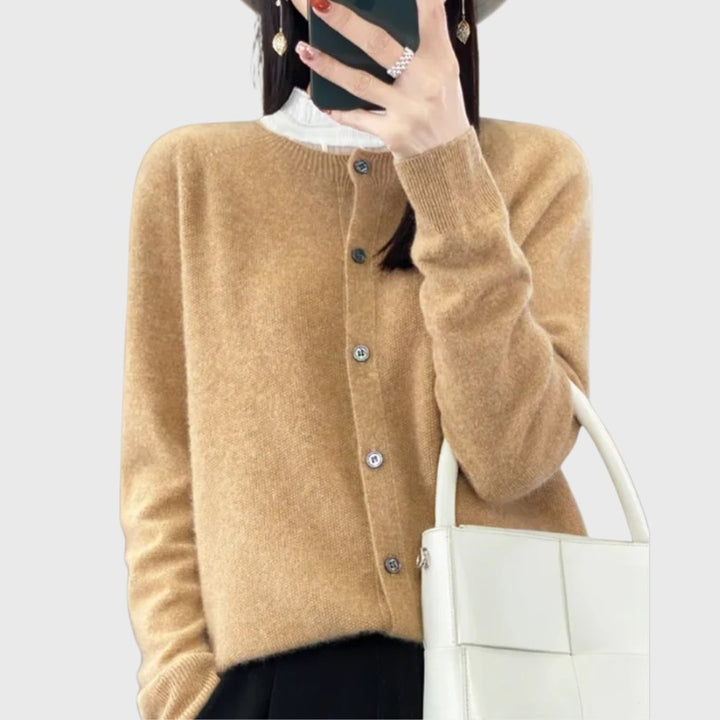 Emily | Rundhalset sweater med knapper foran i merinould til kvinder