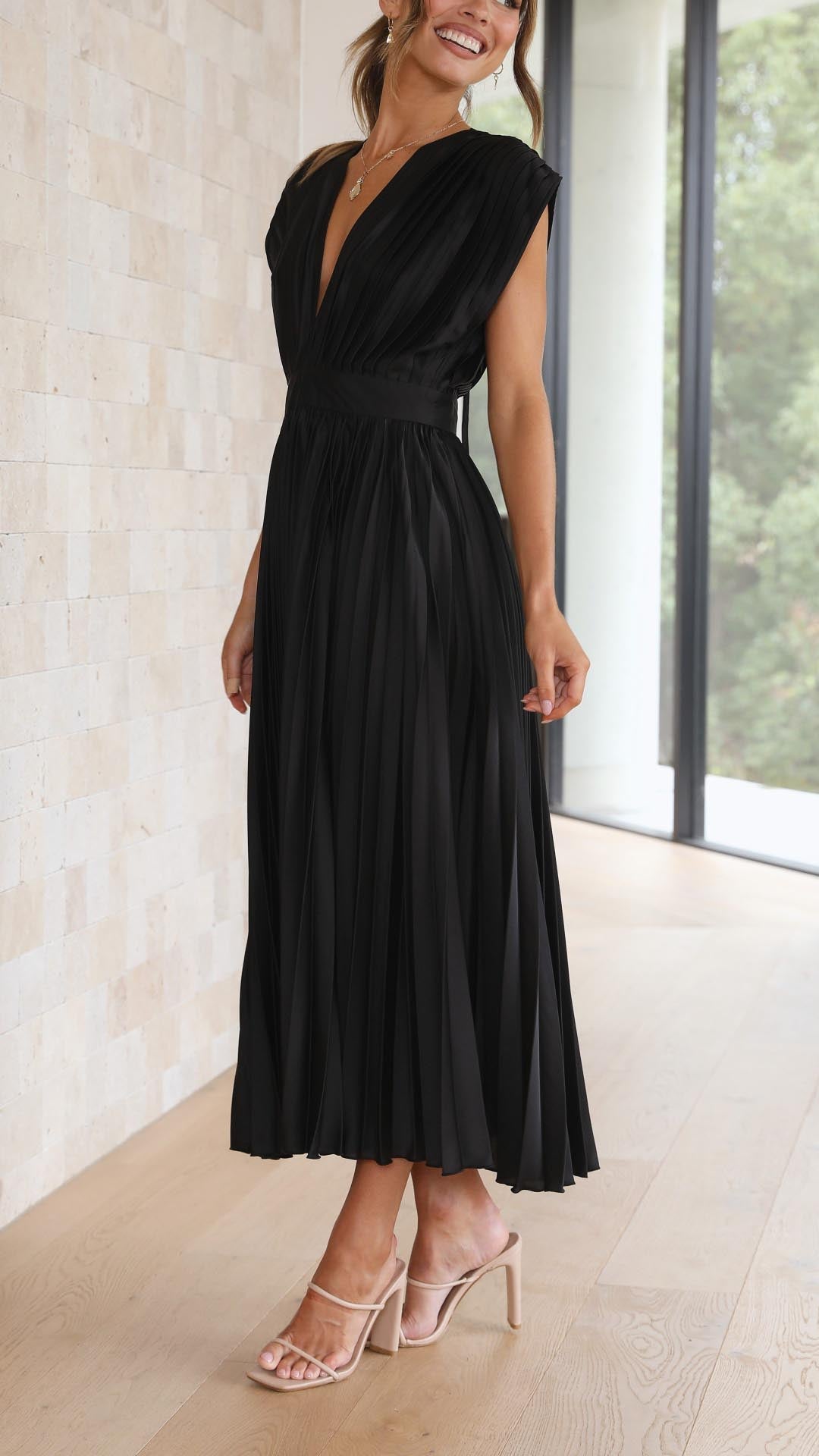 Nicole | Vestido midi plisado con escote en V para mujer, ideal para invitadas de boda