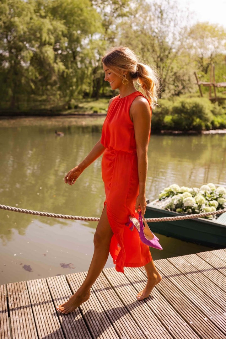 Emily | Robe midi sans manches pour femme à col rond avec fente latérale